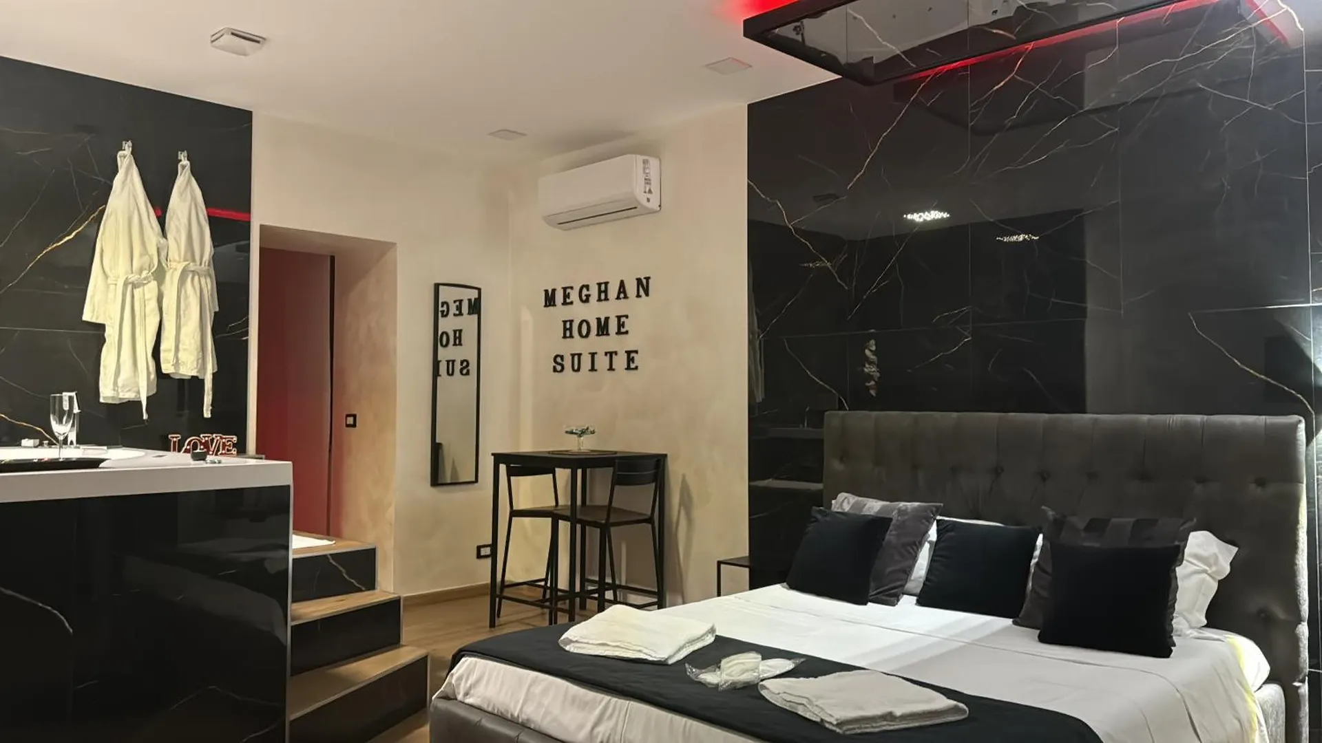 Suite Meghan Home Catania Apartment